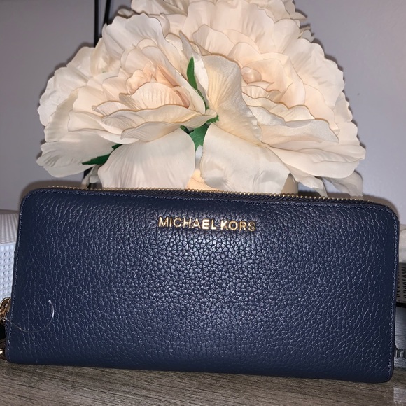 Michael kors continental wallet - Picture 1 of 3